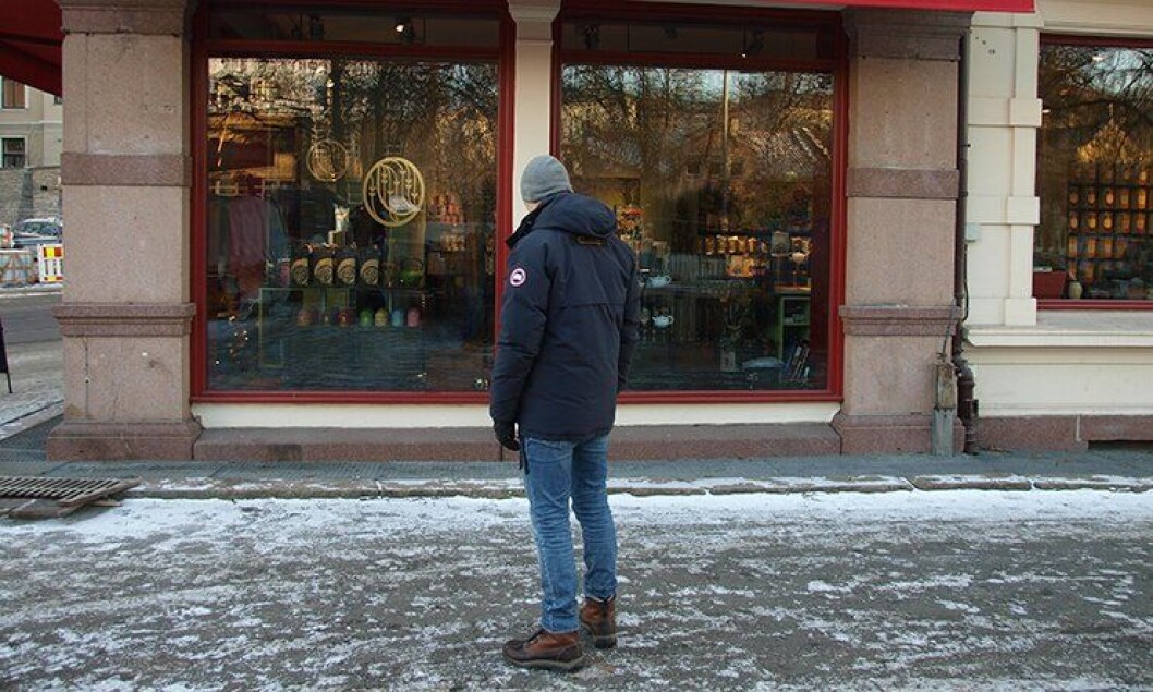 Polititjenestemannen som ble brutalt overfalt på Majorstua i mai 2012, er tilbake på åstedet. Polititjenestemannen som ble brutalt overfalt på Majorstua i mai 2012, er tilbake på åstedet.
