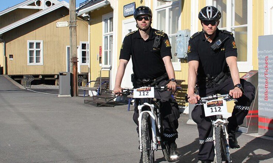 Jonas Kvamme Iqbal og Alexander Østerhaug fra Fet og Rælingen lensmannskontor stiller i «Challenge40», som blir en tøff utfordring i Fet-marka. Jonas Kvamme Iqbal og Alexander Østerhaug fra Fet og Rælingen lensmannskontor stiller i «Challenge40», som blir en tøff utfordring i Fet-marka.