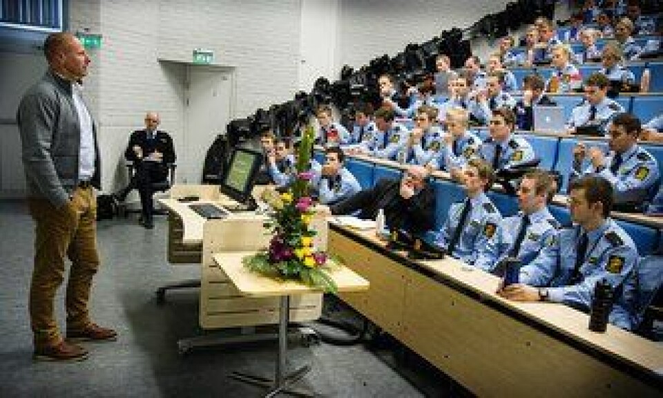 Bård Stensli snakker til studentene under etikkdagene i Bodø 2013.