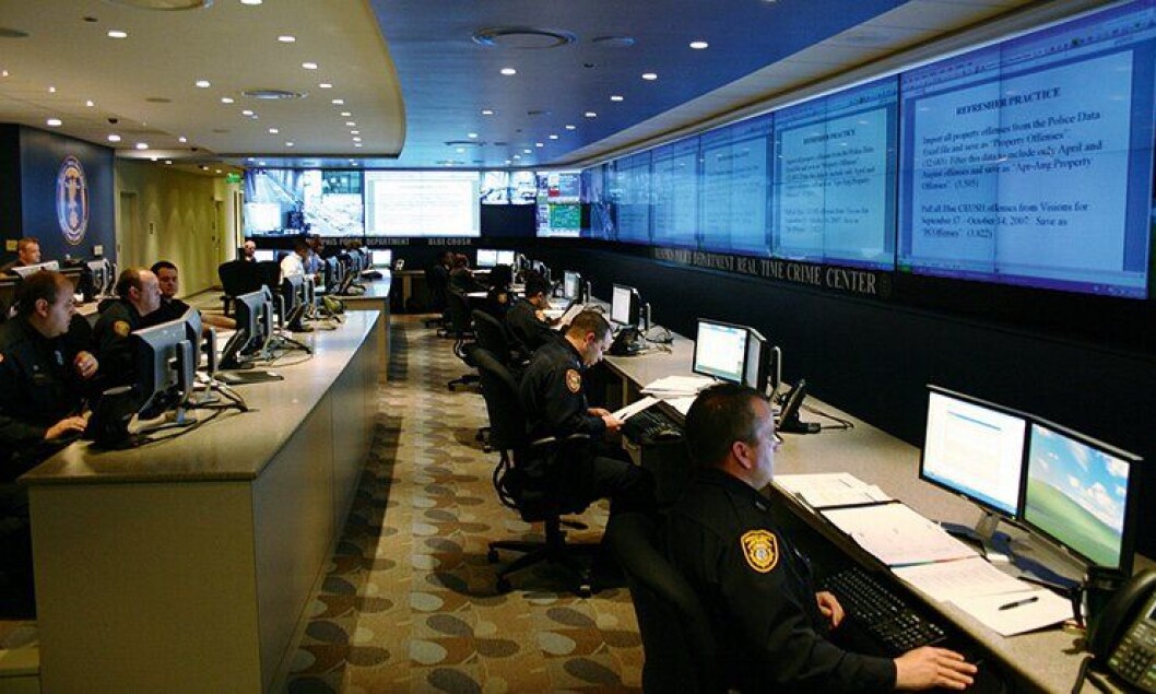 Real time crime centre i Membhis, USA. Her får politiet varsler om når og hvor kriminalitet er forventet å oppstå. Real time crime centre i Membhis, USA. Her får politiet varsler om når og hvor kriminalitet er forventet å oppstå.