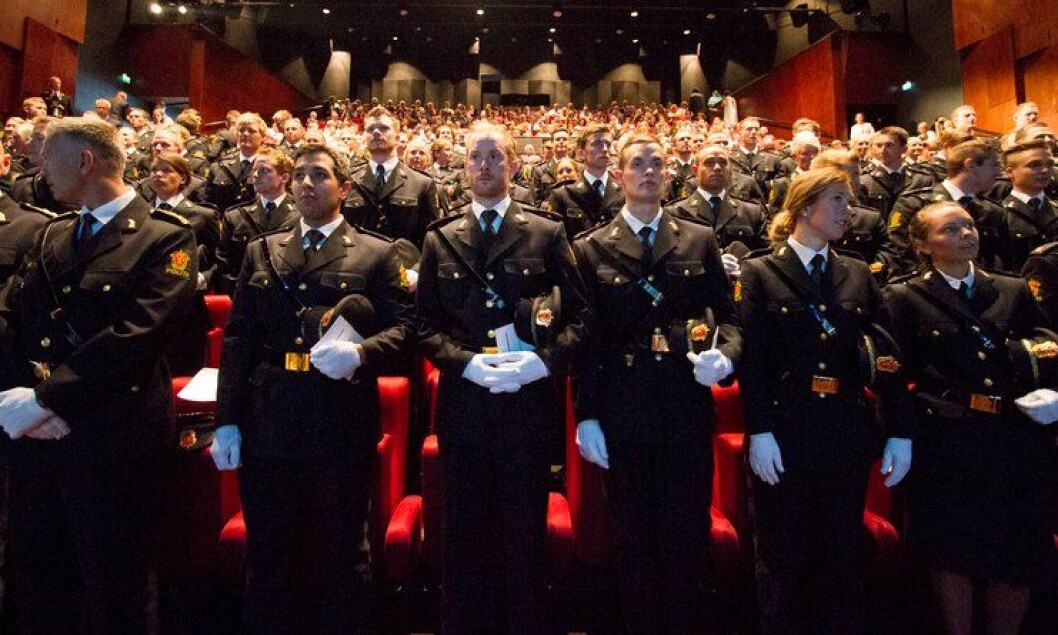 Politistudenter under avslutningen for Politihøgskolen (PHS) i Stavern sommeren 2013. Politistudenter under avslutningen for Politihøgskolen (PHS) i Stavern sommeren 2013.