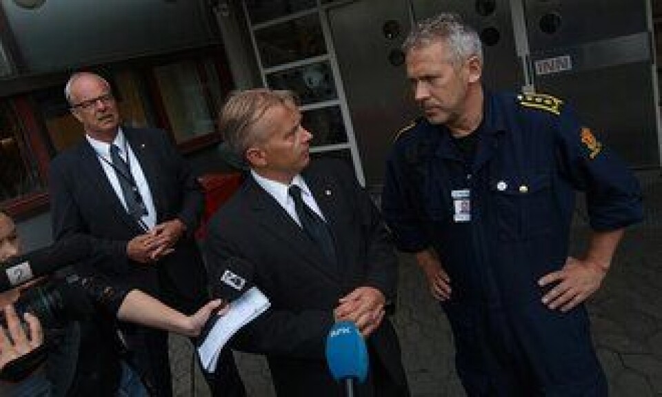 Terje Moland Pedersen, Knut Storberget og Anders Snortheimsmoen møter pressen etter 22. juli.