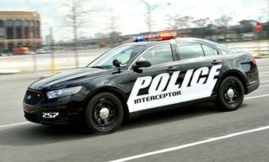 Ford Police Interceptor er basert på Ford Taurus, og skal overta patruljebilsegmentet i USA og Canada. Den leveres med fire motoralternativer, deriblant en firehjulstrekker med 3,7 liters motor som yter 307 hestekrefter. Ford Police Interceptor er basert på Ford Taurus, og skal overta patruljebilsegmentet i USA og Canada. Den leveres med fire motoralternativer, deriblant en firehjulstrekker med 3,7 liters motor som yter 307 hestekrefter.