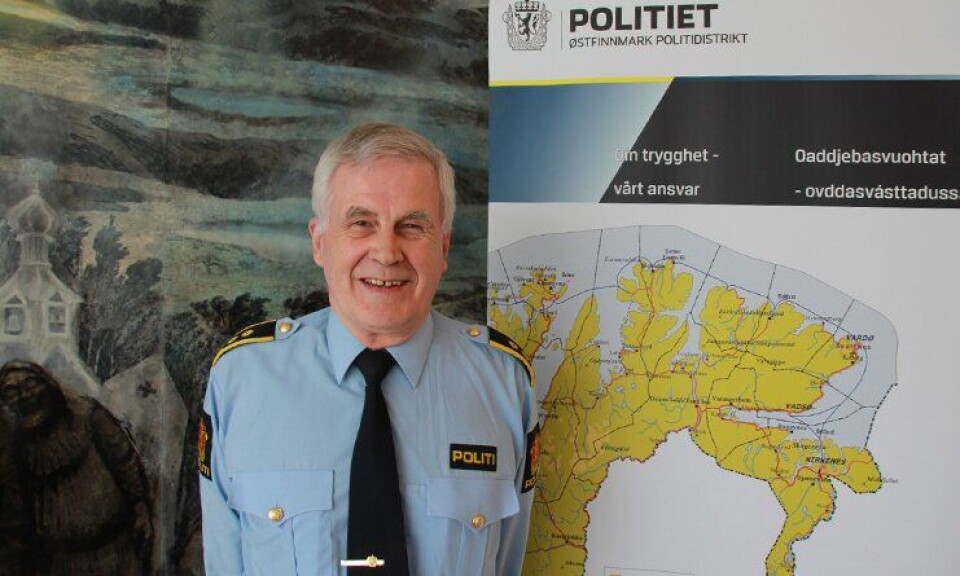 Politiadvokat Jon Bertelsen (69) var kanskje landets eldste, uniformerte politiansatte fram til sin siste arbeidsdag 30. mai 2014. Politiadvokat Jon Bertelsen (69) var kanskje landets eldste, uniformerte politiansatte fram til sin siste arbeidsdag 30. mai 2014.