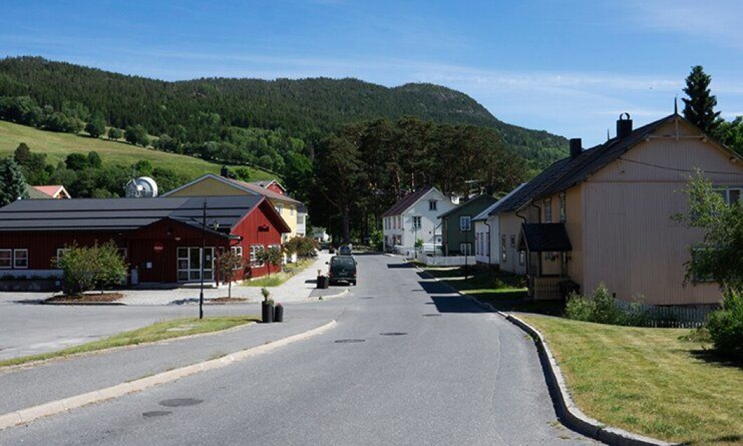 Her, i Fyresdal, stenger lensmannskontoret nesten to måneder i sommer. Her, i Fyresdal, stenger lensmannskontoret nesten to måneder i sommer.