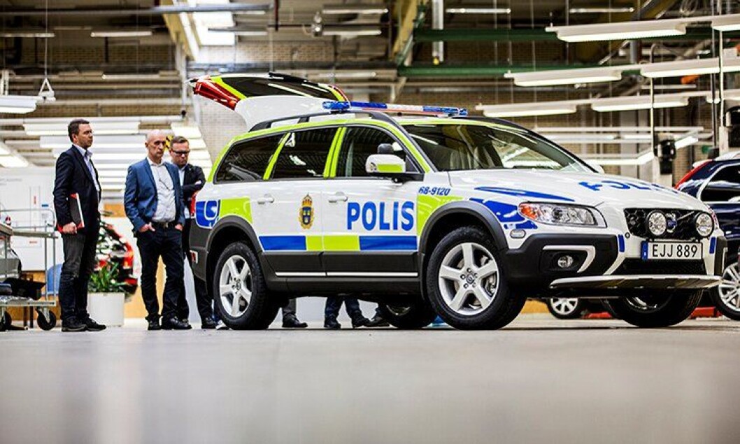 – Vårt mål er å få bilen tilbake til norsk politi, sier Kai Jacobsen i Bilia Fleet (i midten). Til venstre business manager Ulf Rydne og til høyre informasjonsdirektør Rune Gutteberg Hansen i Volvo Personbiler Norge. – Vårt mål er å få bilen tilbake til norsk politi, sier Kai Jacobsen i Bilia Fleet (i midten). Til venstre business manager Ulf Rydne og til høyre informasjonsdirektør Rune Gutteberg Hansen i Volvo Personbiler Norge.