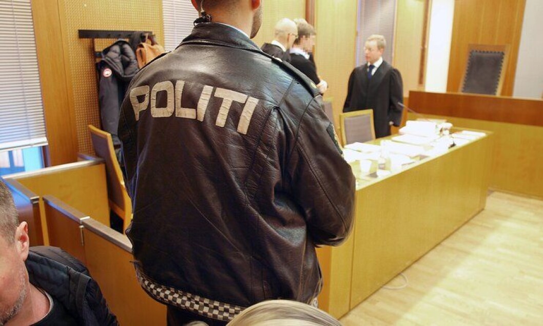 Politifolk kan få erstatning etter trusler, har Høyesterett bestemt. Illustrasjonsbilde. Politifolk kan få erstatning etter trusler, har Høyesterett bestemt. Illustrasjonsbilde.