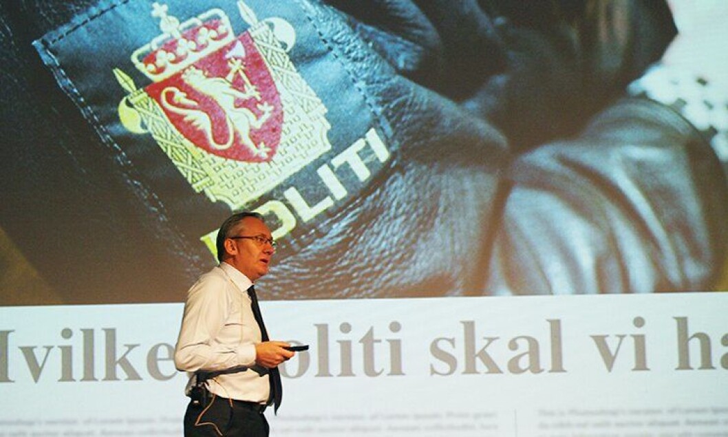 – Stemmer ikke, sier politidirektør Humlegård om at POD skal ha anbefalt ni distrikter. – Stemmer ikke, sier politidirektør Humlegård om at POD skal ha anbefalt ni distrikter.