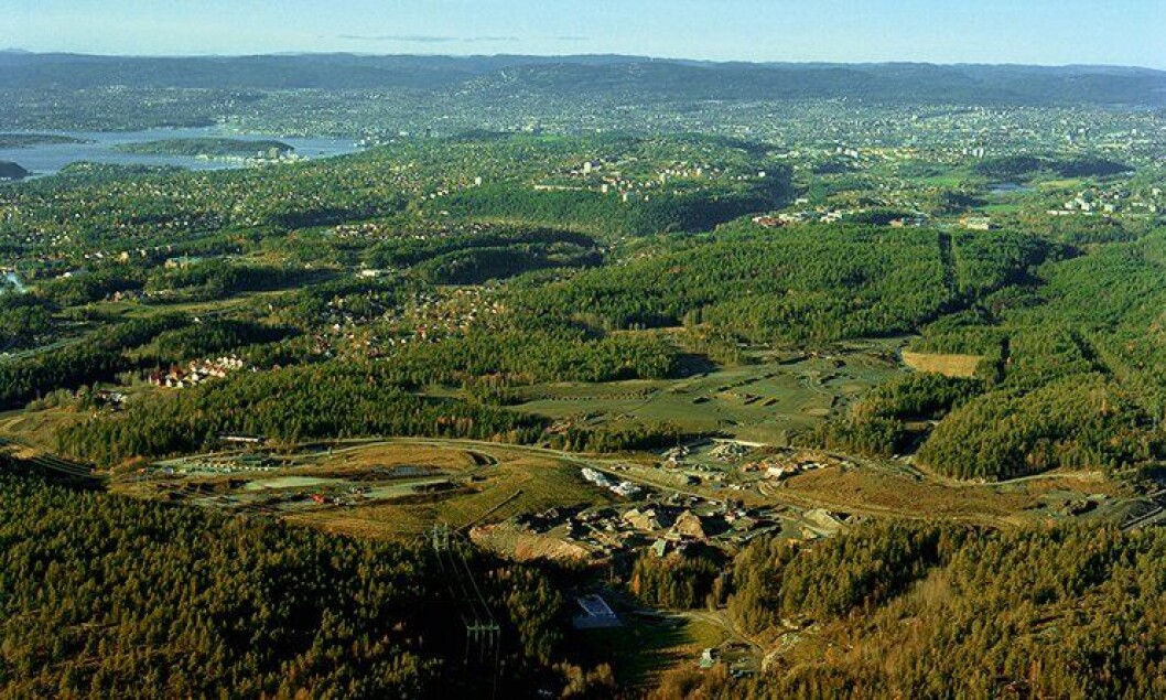 Gamle Grønmo avfallsanlegg med Oslo i bakgrunnen. Gamle Grønmo avfallsanlegg med Oslo i bakgrunnen.