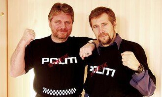 Victor-Bjørn Nielsen og tidligere PF-leder Arne Johannessen forbereder seg til tariffoppgjøret i 2005. Victor-Bjørn Nielsen og tidligere PF-leder Arne Johannessen forbereder seg til tariffoppgjøret i 2005.