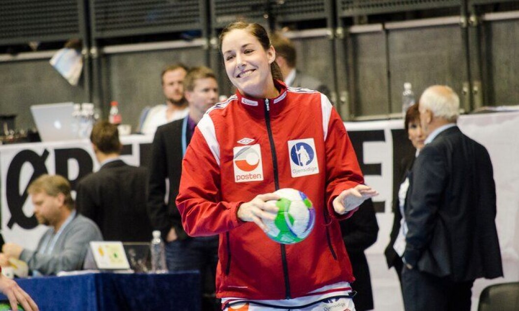 Betina Riegelhuth er landslagsspiller i håndball og politietterforsker på Hamar. Betina Riegelhuth er landslagsspiller i håndball og politietterforsker på Hamar.