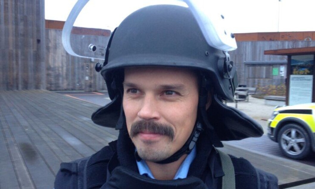 Espen Rekve Litlebø med årets politibart 2014. Espen Rekve Litlebø med årets politibart 2014.