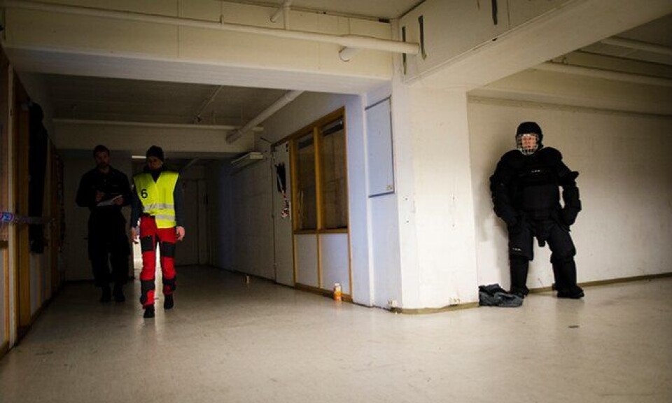 Hva venter bak neste hjørne? Om et lite sekund smeller det. Foto: Torkjell Trædal