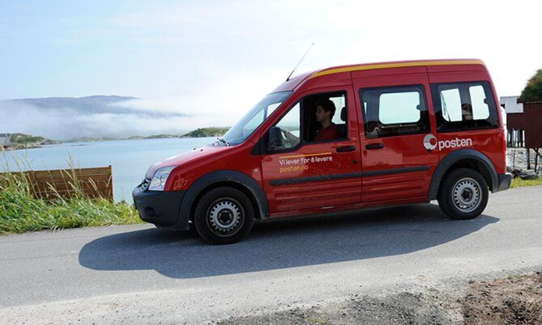 Postbilene eies ikke av posten. Det gjør at de kan byttes ut ofte. Postbilene eies ikke av posten. Det gjør at de kan byttes ut ofte.