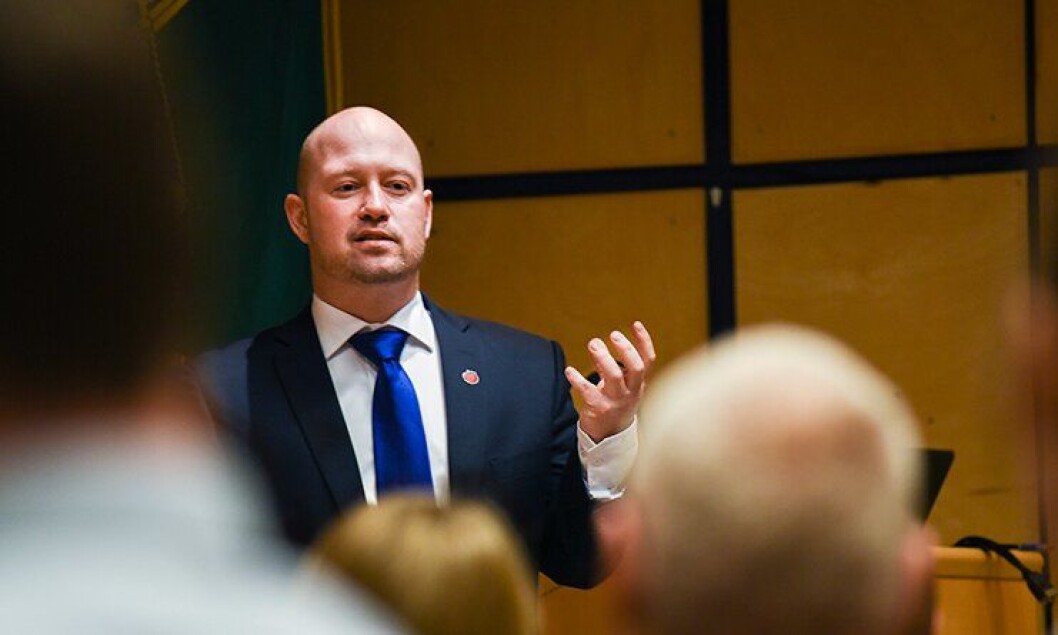 Justis- og beredskapsminister Anders Anundsen har lagt fram politireformen. Justis- og beredskapsminister Anders Anundsen har lagt fram politireformen.