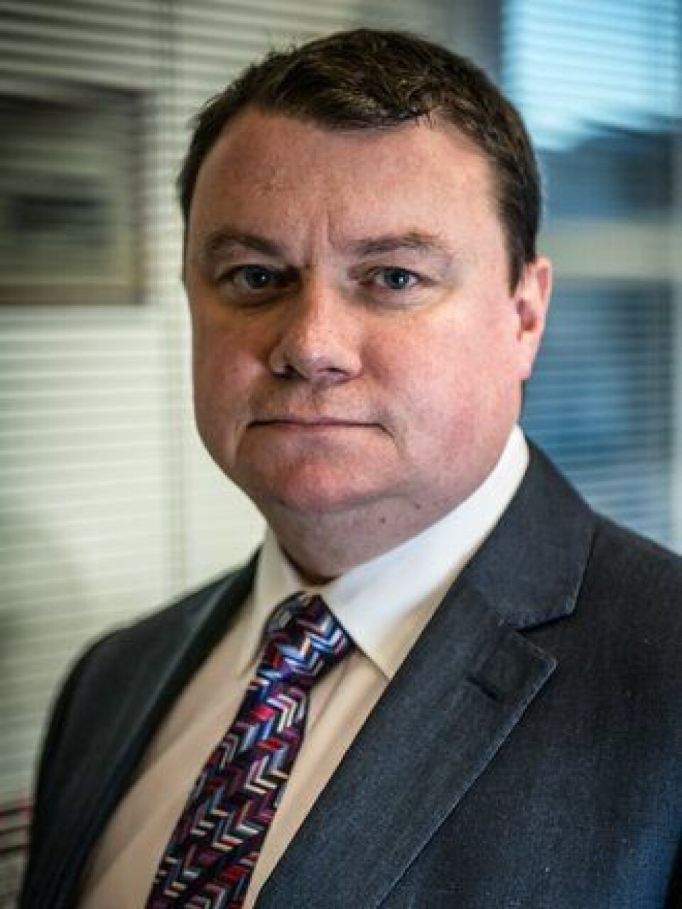 Politiforeningens leder Steve White ønsker Taser til alle operative tjenestepersoner i England og Wales. Politiforeningens leder Steve White ønsker Taser til alle operative tjenestepersoner i England og Wales.
