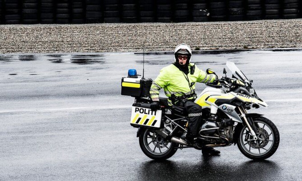 Trafikkorpset trener på Rudskogen for å være klare for sesongen. Her er en betjent på BMW R1200 GS. Trafikkorpset trener på Rudskogen for å være klare for sesongen. Her er en betjent på BMW R1200 GS.