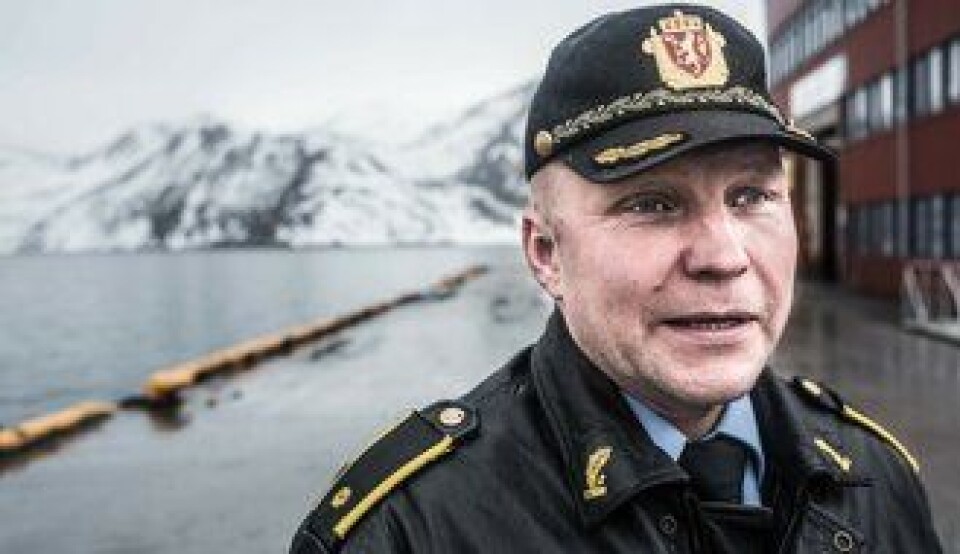 Runar Elde, lensmannsbetjent ved Nordkapp lensmannskontor, brenner for lokalsamfunnet han passer på. Det får ham til å ligge våken.