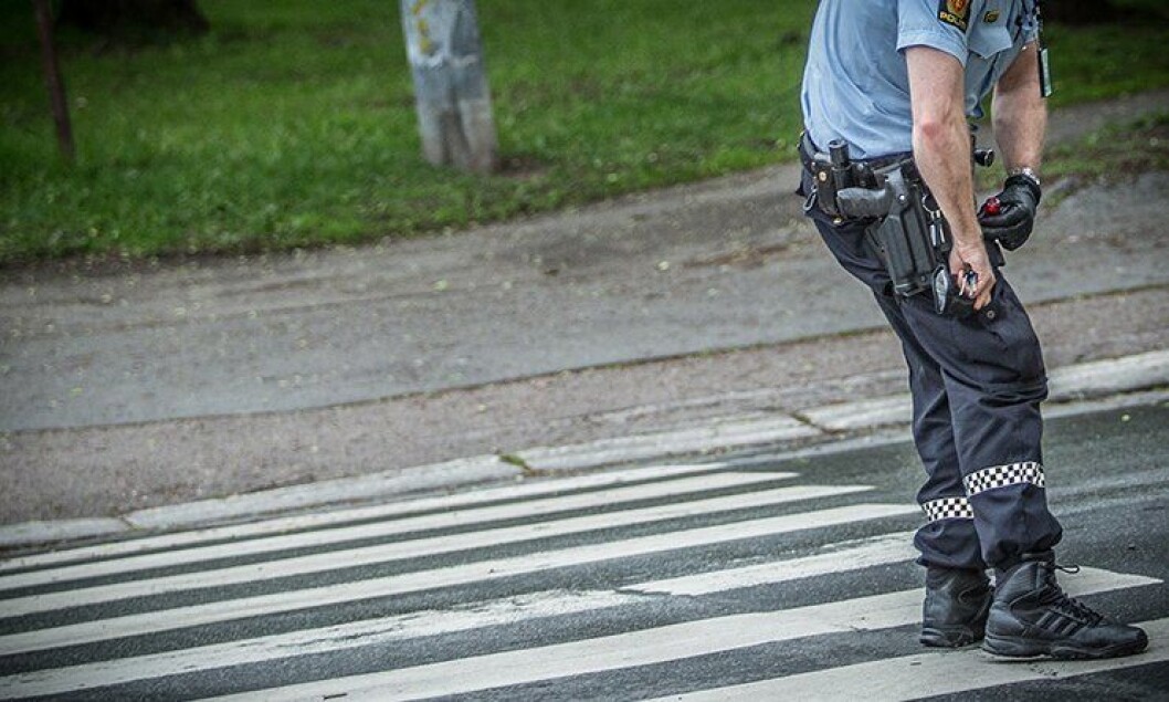 Politiet truer sjelden med våpenet. Og ikke mer etter bevæpningen enn før. Politiet truer sjelden med våpenet. Og ikke mer etter bevæpningen enn før.