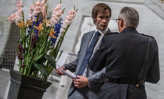 Statsekretær Brain-Karlsen sammen med Politidirektør Odd Reidar Humlegård under 2015-kullets avslutning i Oslo. Statsekretær Brain-Karlsen sammen med Politidirektør Odd Reidar Humlegård under 2015-kullets avslutning i Oslo.