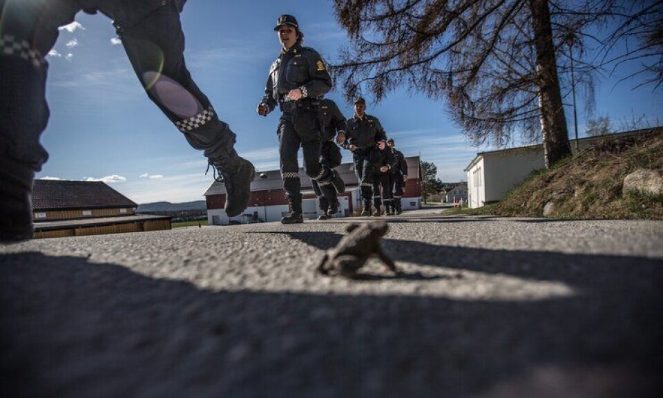 Ikke end opp med en fuktig og slimete padde i skoene. Tenk over hva du putter på potene. Ikke end opp med en fuktig og slimete padde i skoene. Tenk over hva du putter på potene.