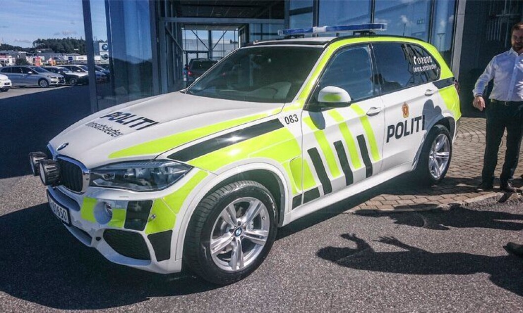 KLAR: Dette er den første BMW X5 som blir utlevert til operativ tjeneste. Bilen skal tjenestegjøre i Agder politidistrikt. KLAR: Dette er den første BMW X5 som blir utlevert til operativ tjeneste. Bilen skal tjenestegjøre i Agder politidistrikt.