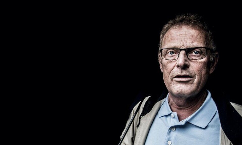 I mørket: Knut Lauvrak reddet livet til en fange, men ofret mye av sitt eget. Arbeidsgiveren, Agder politidistrikt, har ikke tatt ansvar, synes han.