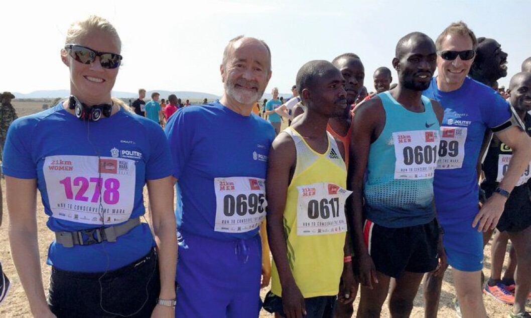 Ørkenløperne: Tidligere politimester Bjørn Hareide løp nylig halvmaraton i Kenya. Etter å ha lest om Hareide i fjor, valgte også Ruth Torill Pettersen (Oslo PD) og Ragnar Wolf (Hordaland PD) å bli med i år. Ørkenløperne: Tidligere politimester Bjørn Hareide løp nylig halvmaraton i Kenya. Etter å ha lest om Hareide i fjor, valgte også Ruth Torill Pettersen (Oslo PD) og Ragnar Wolf (Hordaland PD) å bli med i år.