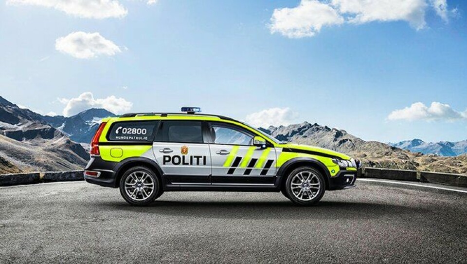 Vil den se slik ut? Politiforum har "uniformert" Volvo XC70, med tillatelse fra Volvo. Fotomontasje: Ådnes Sinnes.