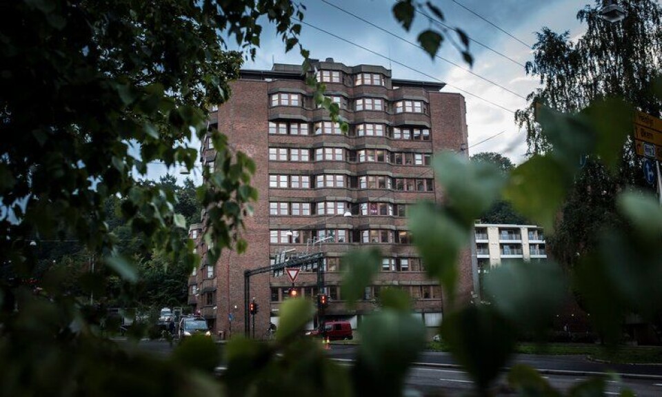 Hos Politiets utlendningsenhet på Tøyen brukes det mye overtid. Første halvår i år var det brukt like mye overtid som i hele fjor.