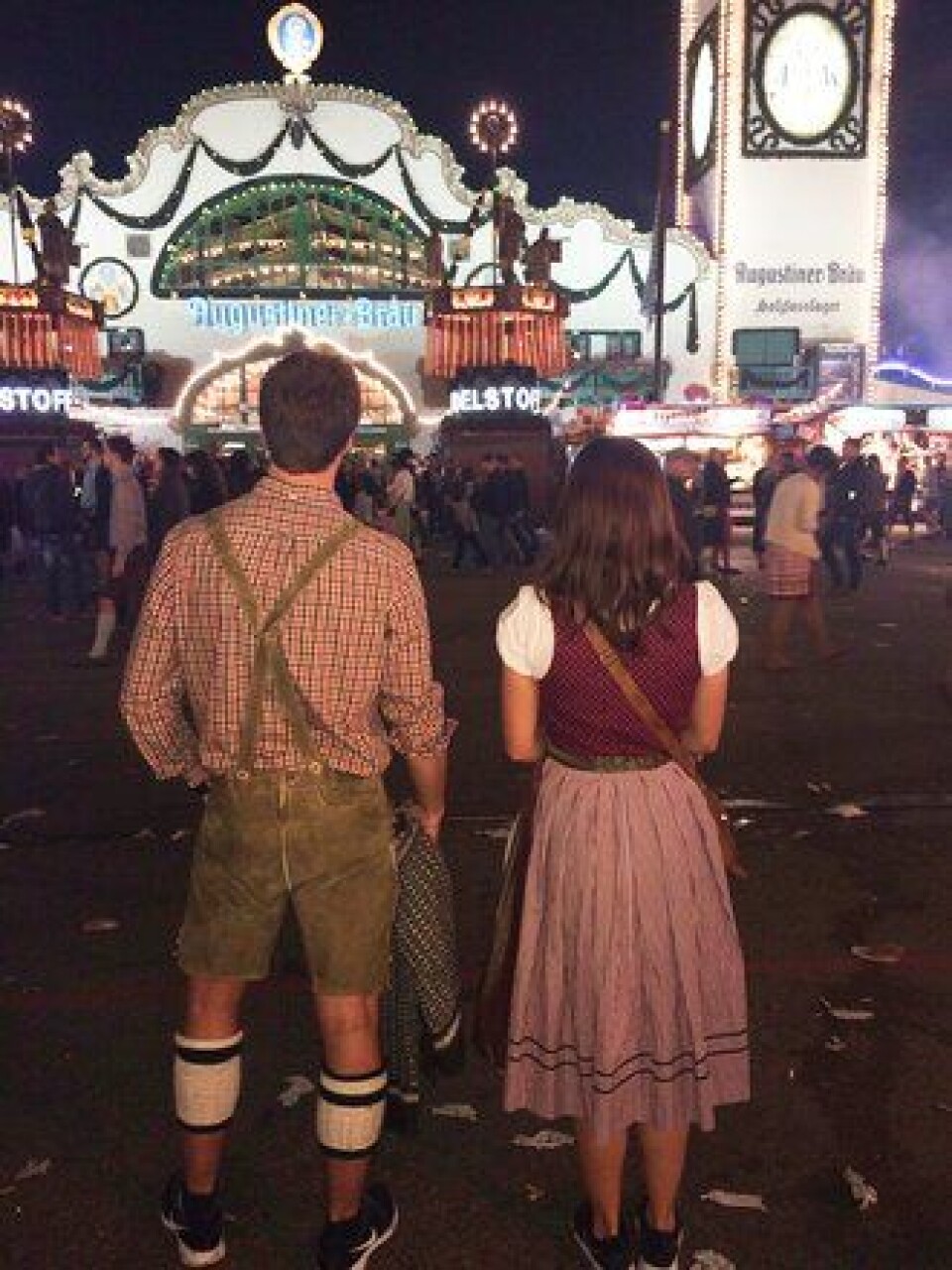 Både mannlige og kvinnelige politifolk deltok i oppdrag Oktoberfest. Både mannlige og kvinnelige politifolk deltok i oppdrag Oktoberfest.