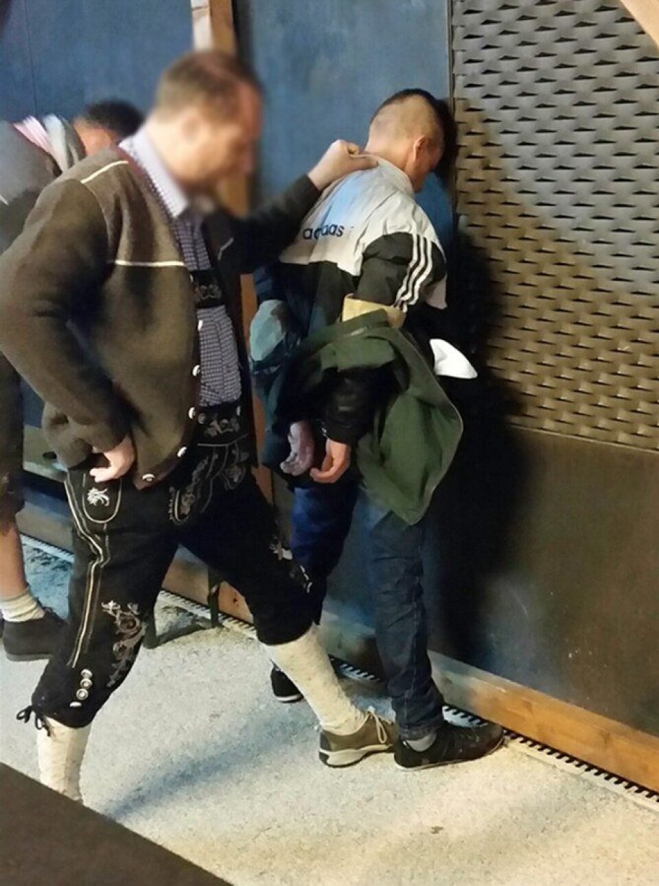 lederhosen2.jpg lederhosen2.jpg