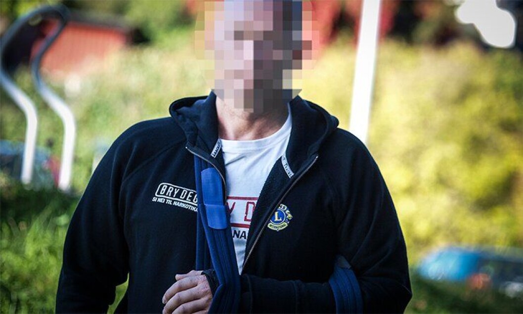 Fire dager etter skyteepisoden i slutten av september var politimannen Erik (45) tilbake på politihuset på Hamar. Der takket han kollegaen. Fire dager etter skyteepisoden i slutten av september var politimannen Erik (45) tilbake på politihuset på Hamar. Der takket han kollegaen.