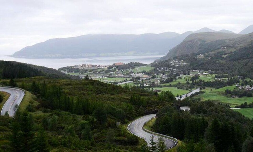 Åheim i Vanylven kommune er et av tettstedene som blir del av en ny distriktsstruktur. Vanylven legges til Møre og Romsdal politidistrikt, men først om en stund. Åheim i Vanylven kommune er et av tettstedene som blir del av en ny distriktsstruktur. Vanylven legges til Møre og Romsdal politidistrikt, men først om en stund.