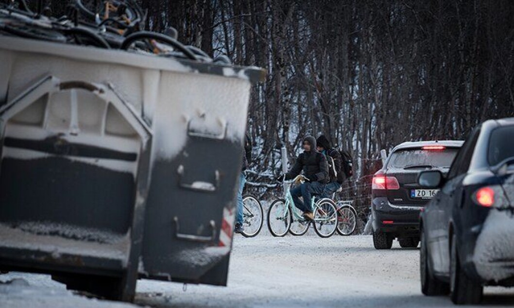I går kom det nye flyktninger syklende over grensen på Storskog. Politiet tar nå høyde for at det vil fortsette. I går kom det nye flyktninger syklende over grensen på Storskog. Politiet tar nå høyde for at det vil fortsette.