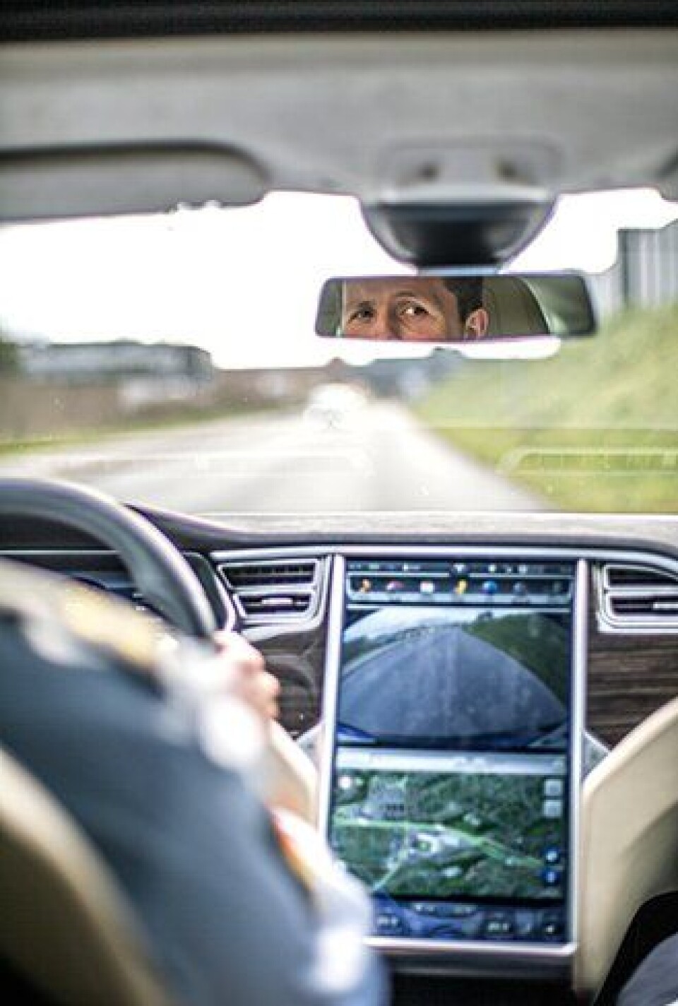 Kan Tesla bli en bra politibil? Politiforum har testet. (bildet er manipulert)