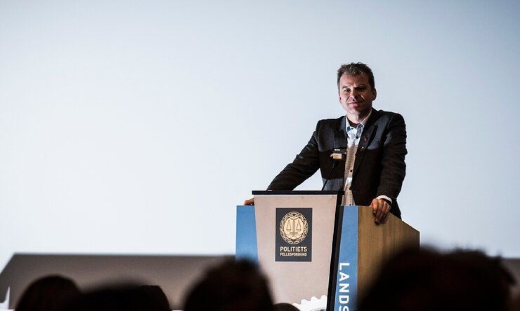 Sigve Bolstad, leder i Politiets Fellesforbund, mener man må trå varsomt i tiden framover, for å unngå at politireformen ender i et mageplask. Her fra landsmøtet i november. Sigve Bolstad, leder i Politiets Fellesforbund, mener man må trå varsomt i tiden framover, for å unngå at politireformen ender i et mageplask. Her fra landsmøtet i november.