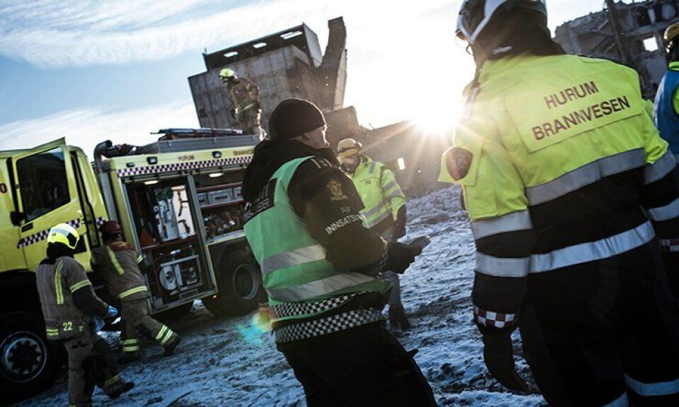 Brannvesen og politi skal ikke bare jobbe sammen ute i framtiden, men også inne på operasjonssentralene. Men så langt er det ikke satt av nok plass til 110-sentralene, mener sjefene for 110-sentralene. Brannvesen og politi skal ikke bare jobbe sammen ute i framtiden, men også inne på operasjonssentralene. Men så langt er det ikke satt av nok plass til 110-sentralene, mener sjefene for 110-sentralene.
