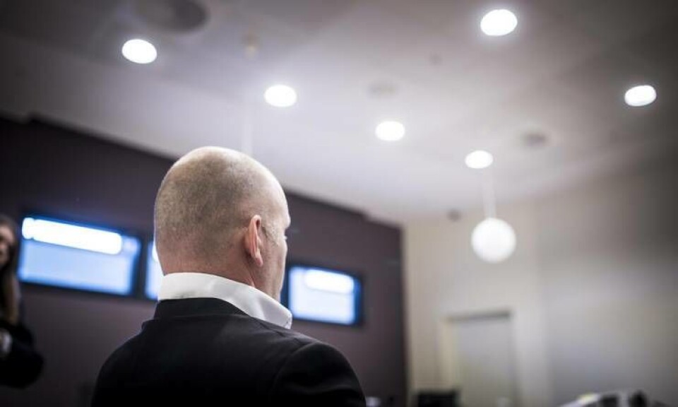 Politimannen som har tatt staten til retten, forklarte seg i dag. Han ønsker ikke å stå fram med navn.