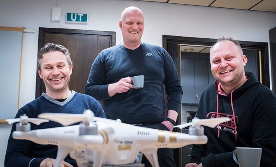 Håvar Bue, Gunnar Foseid og Vidar Aasvangen er politifolk og Dronegutta. Håvar Bue, Gunnar Foseid og Vidar Aasvangen er politifolk og Dronegutta.