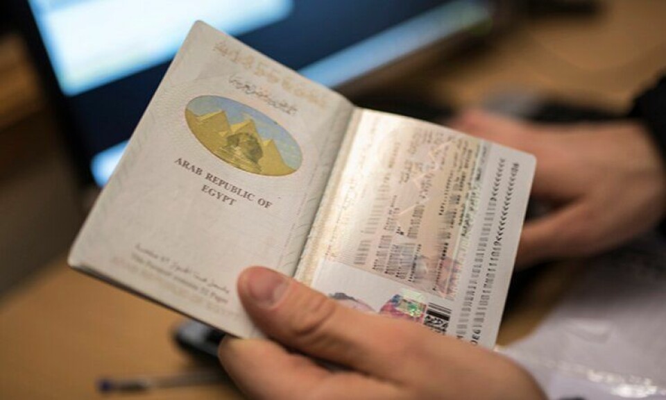 Asylsøker eller migrant? ID-papirene stammer fra mange land. Illustrasjonsfoto.