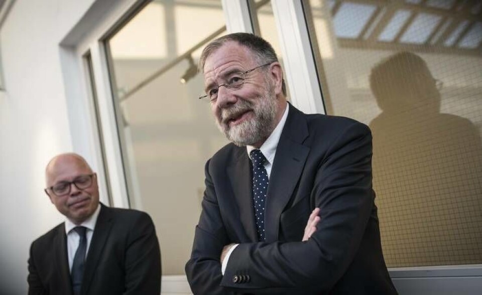 ET LUNT SMIL: Riksmekler Nils Dalseide synes det er givende å mekle. Og spesielt godt liker han å mekle med Richard Saue ved sin side.