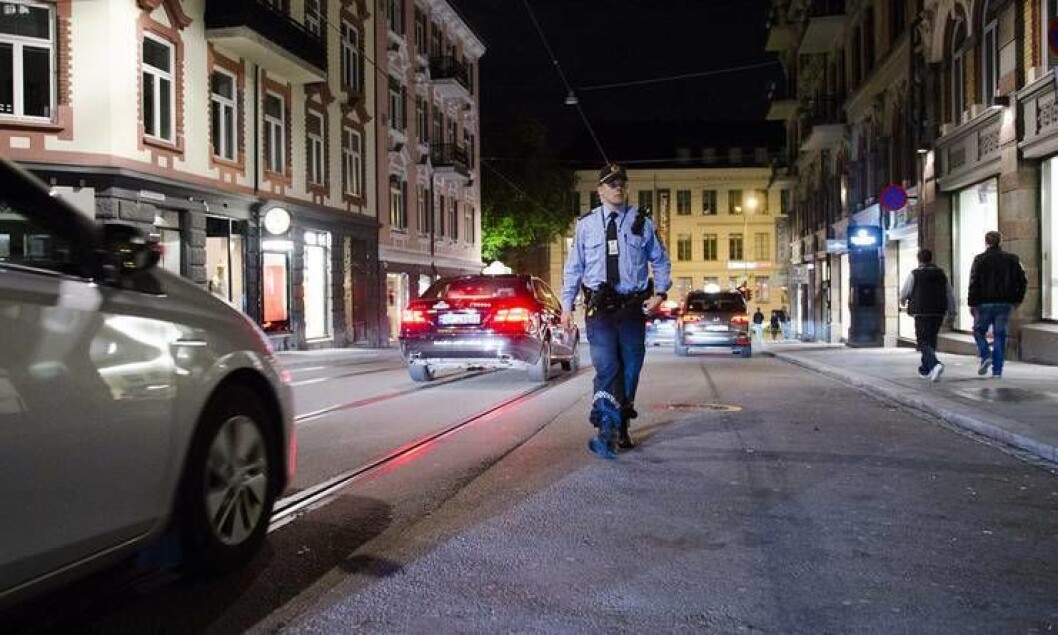 En politimann fra Majorstua politistasjon patruljerer sentrumsområdene i byen. Det kan bli endret på i løpet av året. En politimann fra Majorstua politistasjon patruljerer sentrumsområdene i byen. Det kan bli endret på i løpet av året.