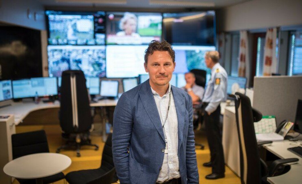 Politioverbetjent Trond Ove Bredesen står i det som er etterforskernes operasjonssentral. Veien er kortere fra etterforskere til operative mannskaper nå, og planverket han har jobbet med skal sikre etterforskning og etterretning en større plass i beredskapsarbeidet i distriktet. Politioverbetjent Trond Ove Bredesen står i det som er etterforskernes operasjonssentral. Veien er kortere fra etterforskere til operative mannskaper nå, og planverket han har jobbet med skal sikre etterforskning og etterretning en større plass i beredskapsarbeidet i distriktet.