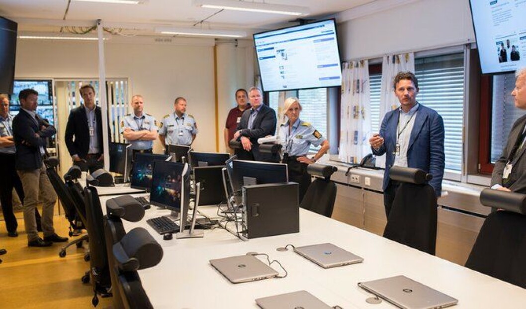 Trond Ove Bredesen viser fram det nye kommandopunktet, men det nye planverket han og distriktet har jobbe med er langt mer omfattende enn noen rom. Trond Ove Bredesen viser fram det nye kommandopunktet, men det nye planverket han og distriktet har jobbe med er langt mer omfattende enn noen rom.
