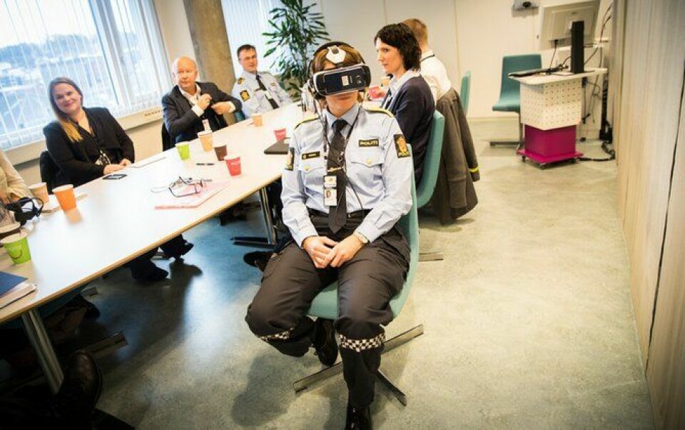 Marit Fostervold skal presentere hvordan VR-brillene fungerer på en konferanse denne uka.
