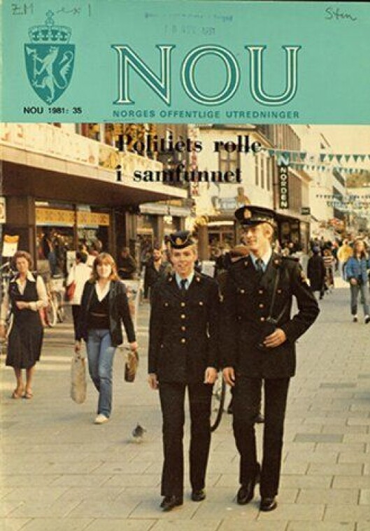 Politirolleutvalget leverte denne rapporten i 1981, hvor de ti prinsippene for norsk politi ble lansert. Politirolleutvalget leverte denne rapporten i 1981, hvor de ti prinsippene for norsk politi ble lansert.