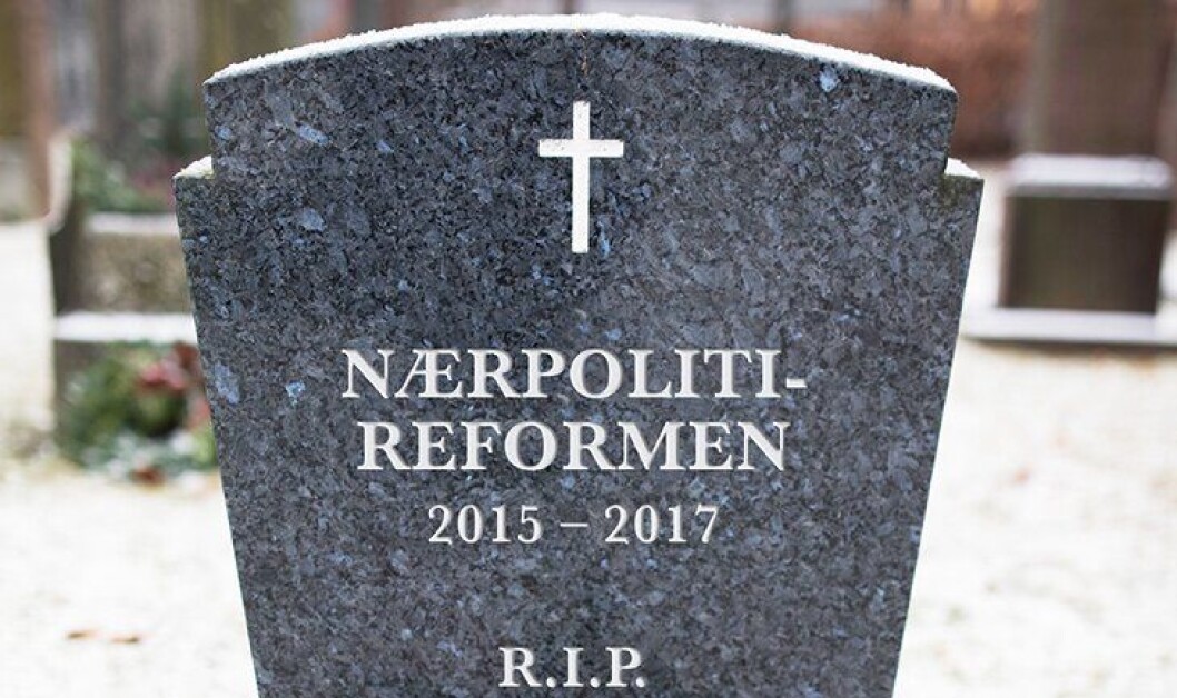 Nærpolitireformen er gravlagt, mener PF-leder Sigve Bolstad. Bildet er manipulert. Nærpolitireformen er gravlagt, mener PF-leder Sigve Bolstad. Bildet er manipulert.