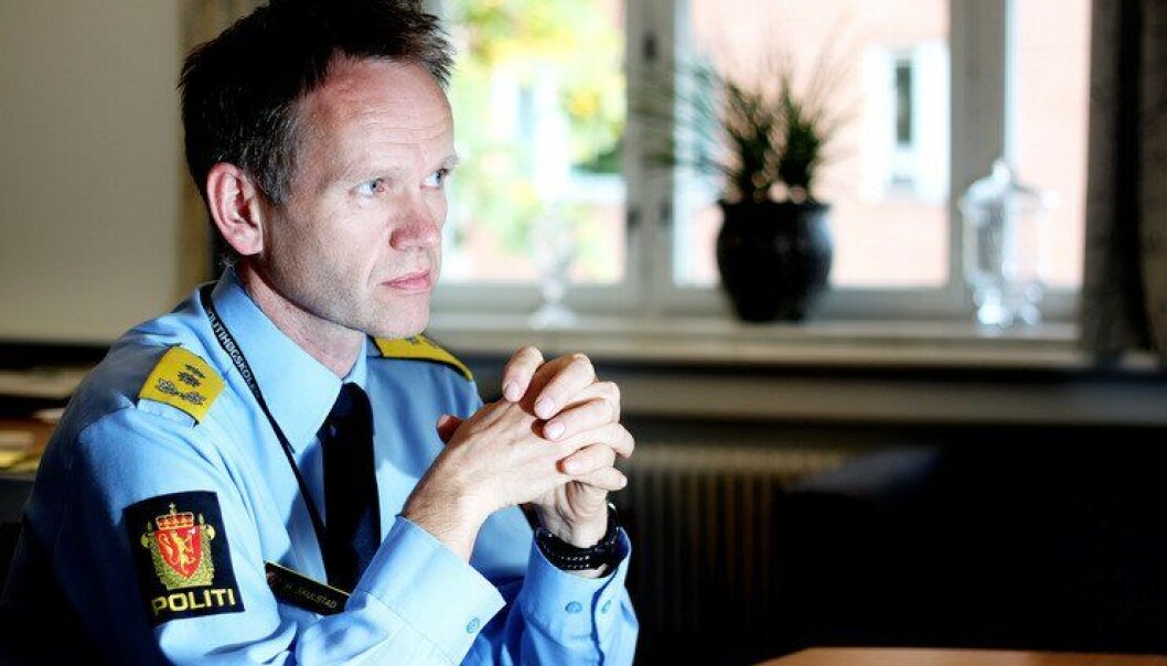 Håkon Skulstad er assisterende politidirektør og sjef for politireformen. Han sier han tar tilbakemeldingene alvorlig og at politiledelsen har kommunisert for dårlig. Håkon Skulstad er assisterende politidirektør og sjef for politireformen. Han sier han tar tilbakemeldingene alvorlig og at politiledelsen har kommunisert for dårlig.