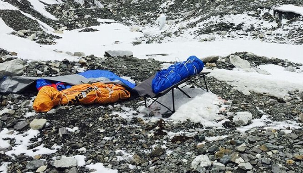 Minst 22 mennesker døde på Mount Everest, i raset etter jordskjelvet i april 2015. Bildene på Meløys telefon vitner om en ekstrem situasjon. Minst 22 mennesker døde på Mount Everest, i raset etter jordskjelvet i april 2015. Bildene på Meløys telefon vitner om en ekstrem situasjon.